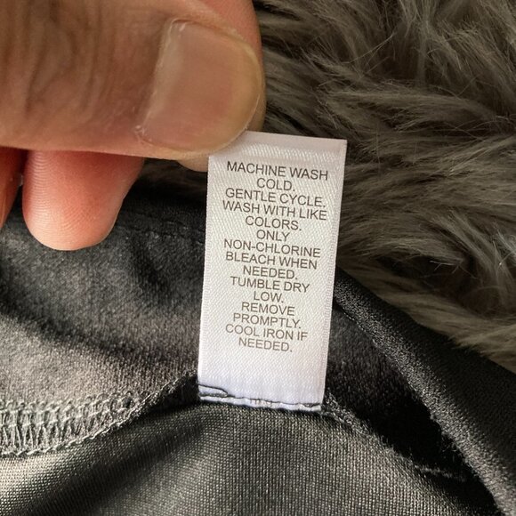 C Est 1946 Women's Black Capri Wide Short Leg Dress Pants Size Large - Picture 6 of 8